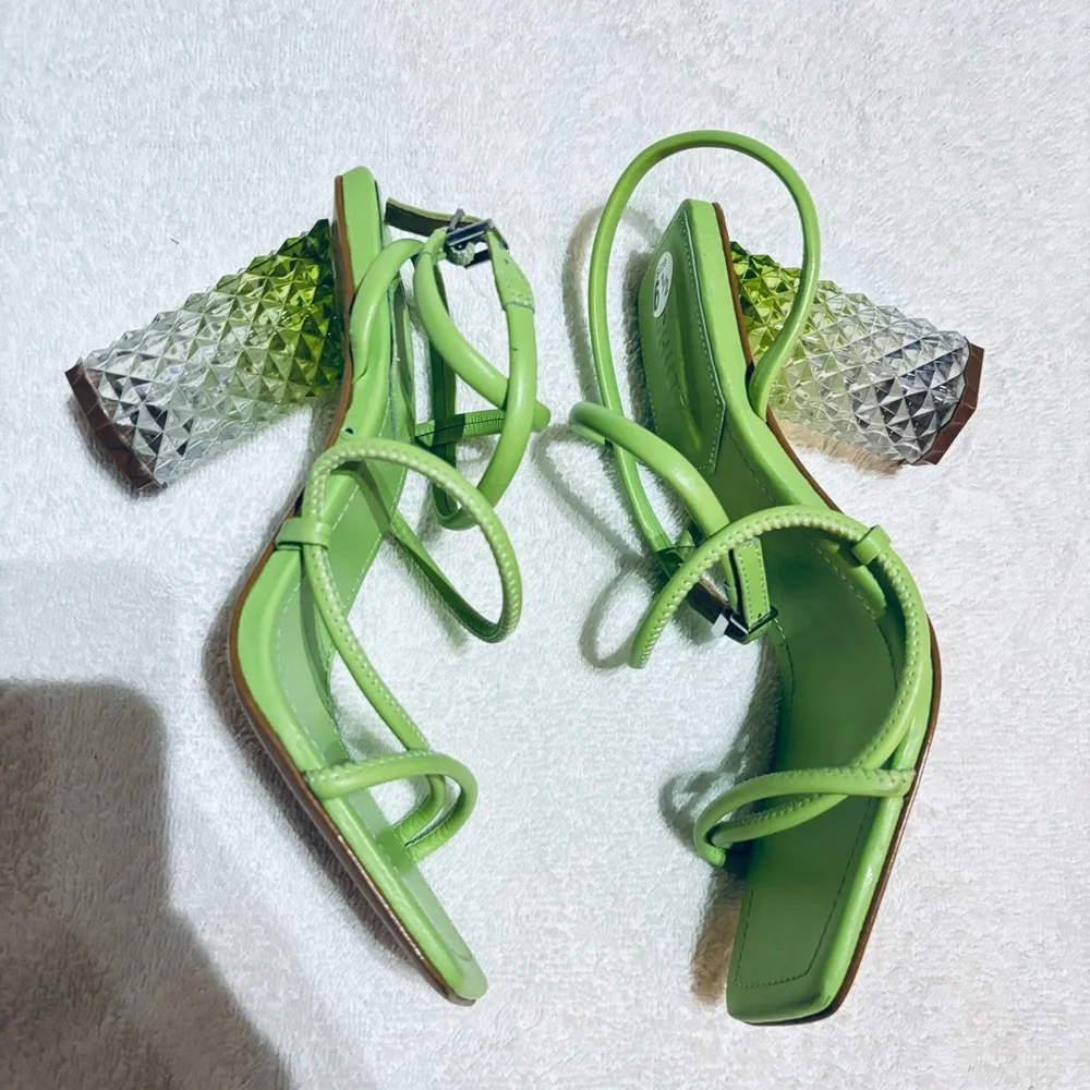 SCHUTZ Women’s Mayte Lime Green Leather‎ Acrylic Block Heel Sandal size 6.5